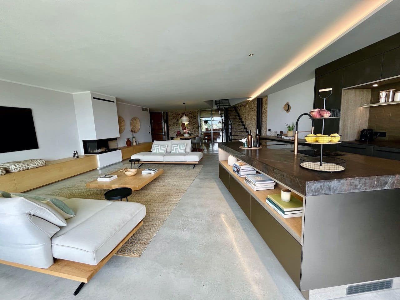 3 soveværelse Villa til salg i Llubi med swimmingpool - € 1.450.000 (Ref: 7630260)