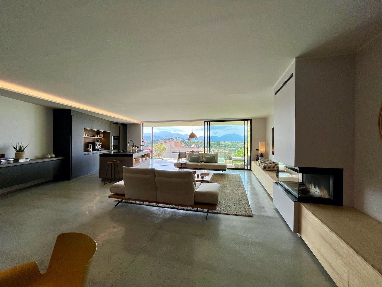 3 soveværelse Villa til salg i Llubi med swimmingpool - € 1.450.000 (Ref: 7630260)