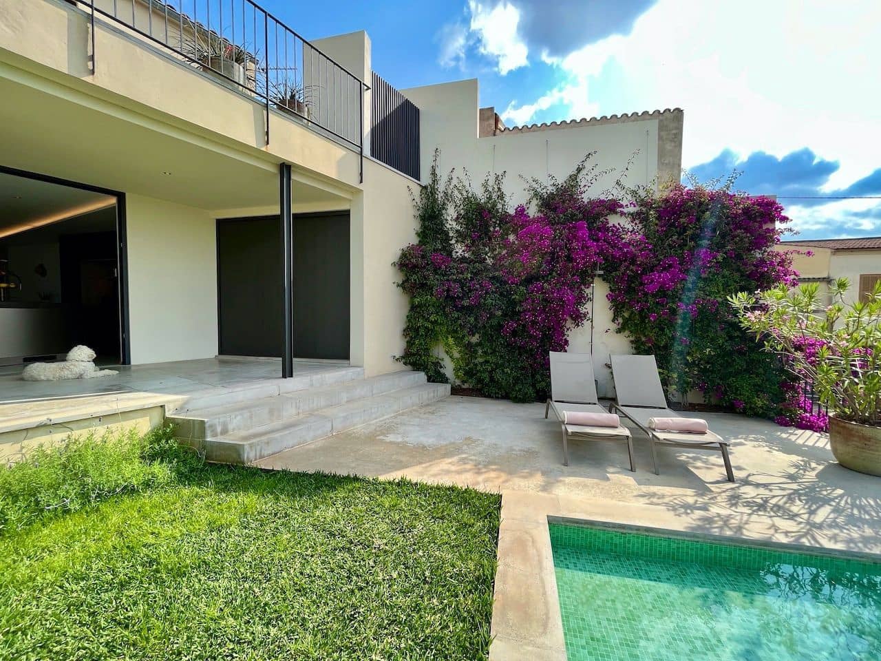 3 soveværelse Villa til salg i Llubi med swimmingpool - € 1.450.000 (Ref: 7630260)