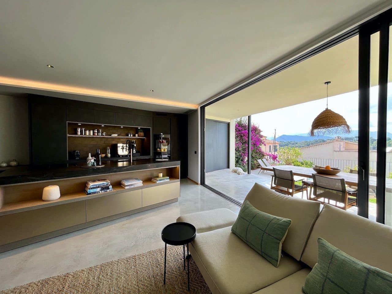 3 soveværelse Villa til salg i Llubi med swimmingpool - € 1.450.000 (Ref: 7630260)