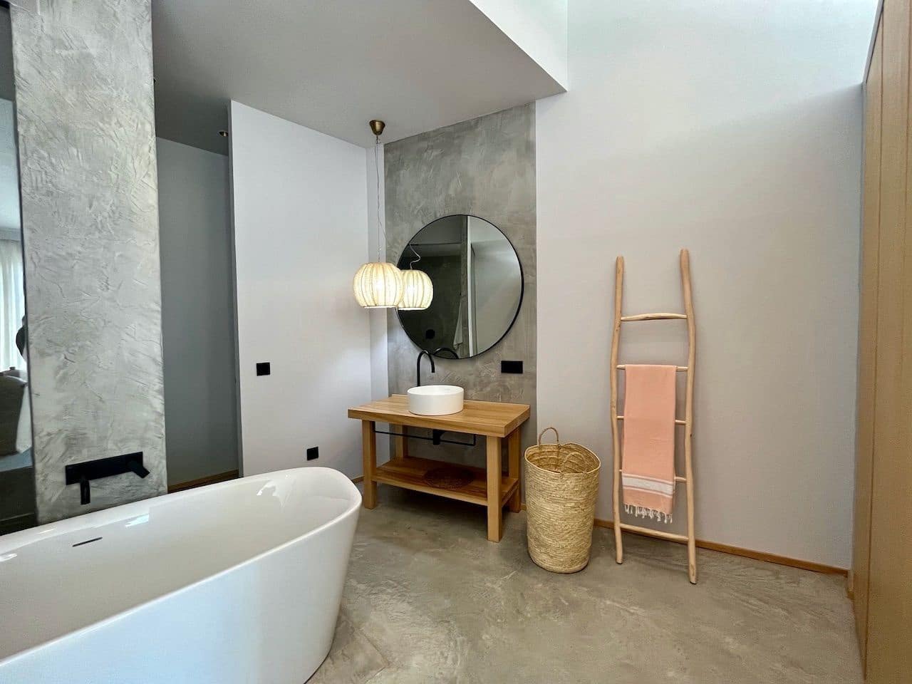 3 soveværelse Villa til salg i Llubi med swimmingpool - € 1.450.000 (Ref: 7630260)