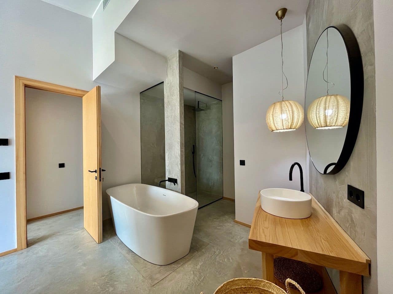 3 soveværelse Villa til salg i Llubi med swimmingpool - € 1.450.000 (Ref: 7630260)