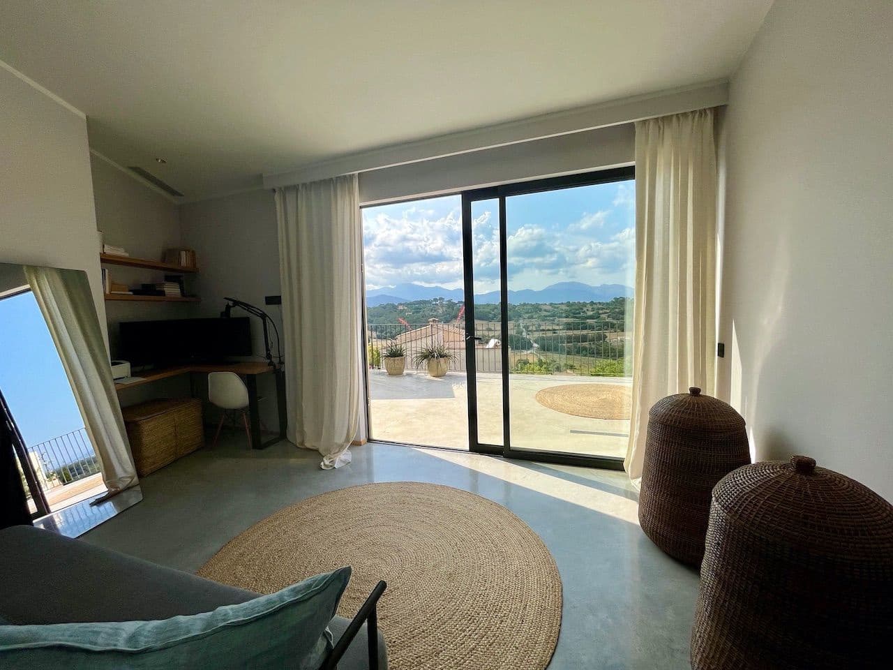 3 soveværelse Villa til salg i Llubi med swimmingpool - € 1.450.000 (Ref: 7630260)