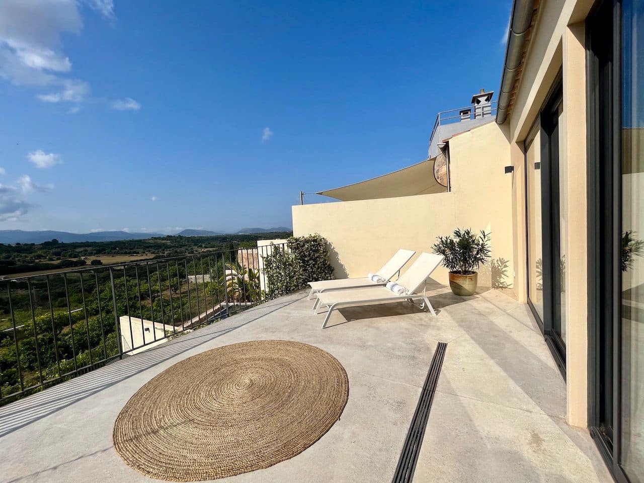 3 soveværelse Villa til salg i Llubi med swimmingpool - € 1.450.000 (Ref: 7630260)