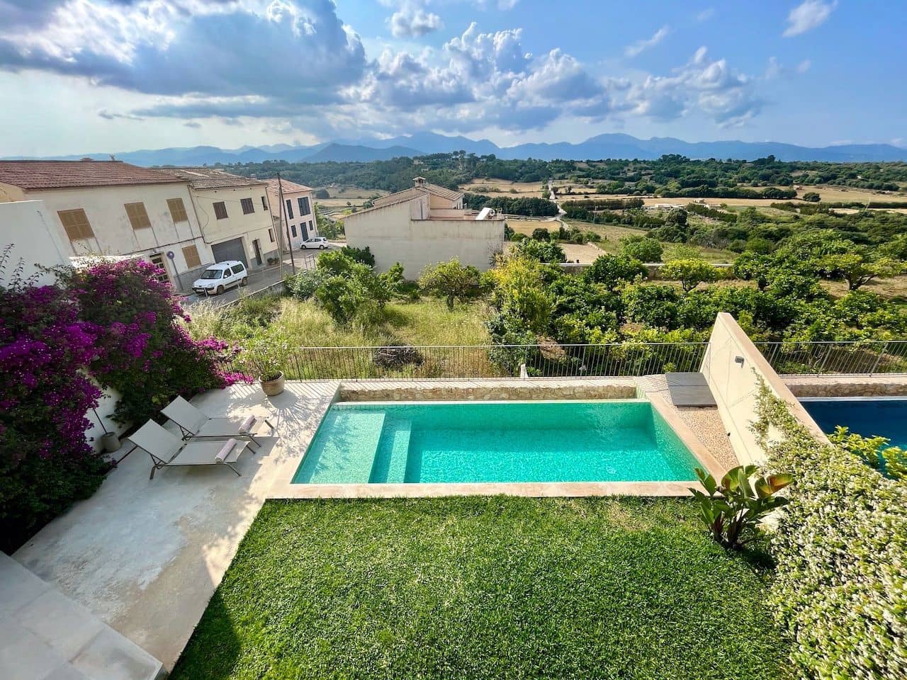 3 soveværelse Villa til salg i Llubi med swimmingpool - € 1.450.000 (Ref: 7630260)