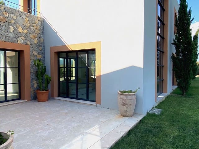 5 bedroom Villa for sale in Santa María del Camí with pool garage - € 4,800,000 (Ref: 7630261)