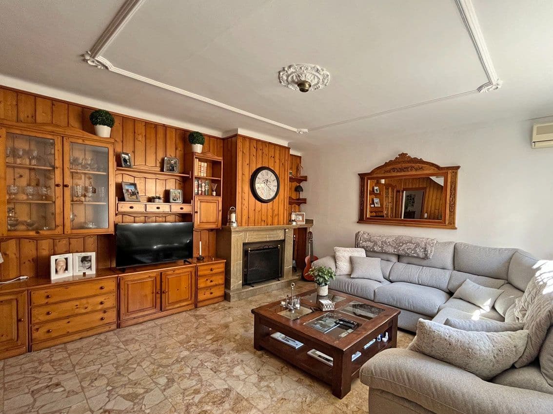 3 soveværelse Villa til salg i Alaro med garage - € 580.000 (Ref: 7630286)