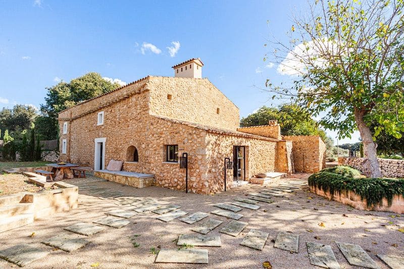 4 soveværelse Villa til salg i Llubi med swimmingpool garage - € 2.950.000 (Ref: 7630324)