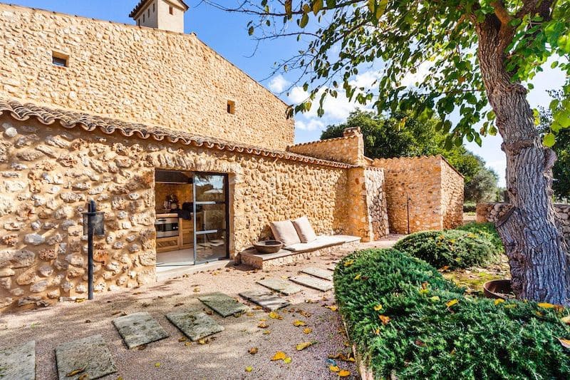 4 soveværelse Villa til salg i Llubi med swimmingpool garage - € 2.950.000 (Ref: 7630324)