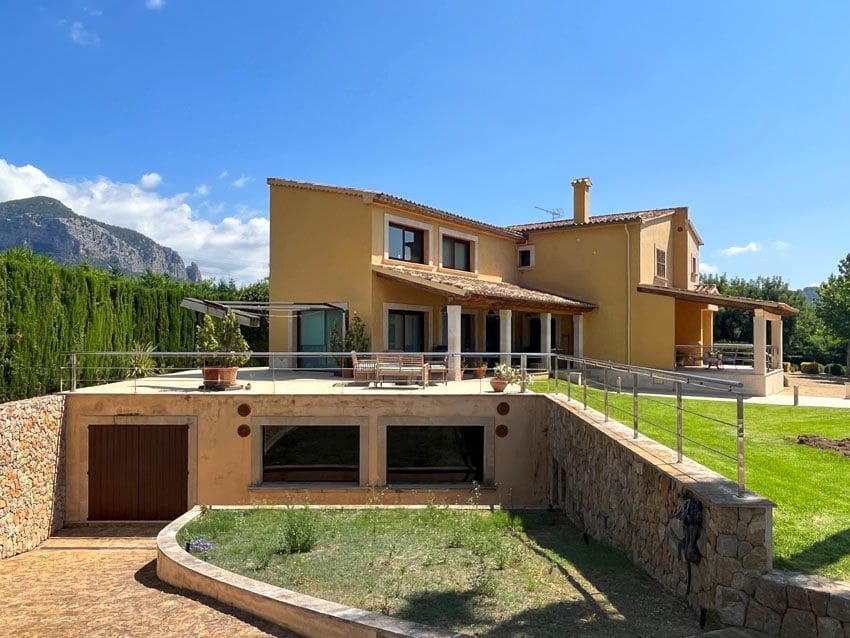 4 soveværelse Villa til salg i Alaro - € 3.400.000 (Ref: 7657100)