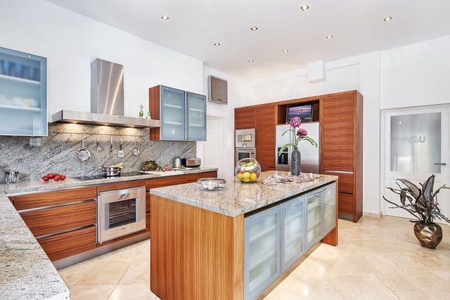 6 slaapkamer Villa te koop in Santa María del Camí met zwembad garage - € 6.800.000 (Ref: 7742930)