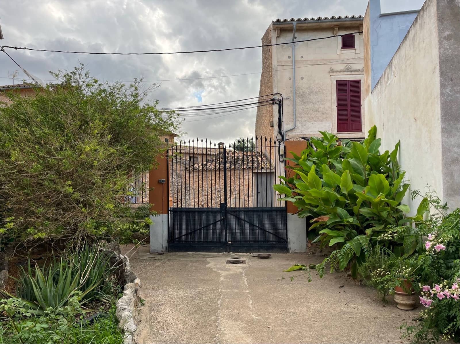 10 bedroom Villa for sale in Santa Maria del Cami with pool garage - € 1,650,000 (Ref: 7796923)