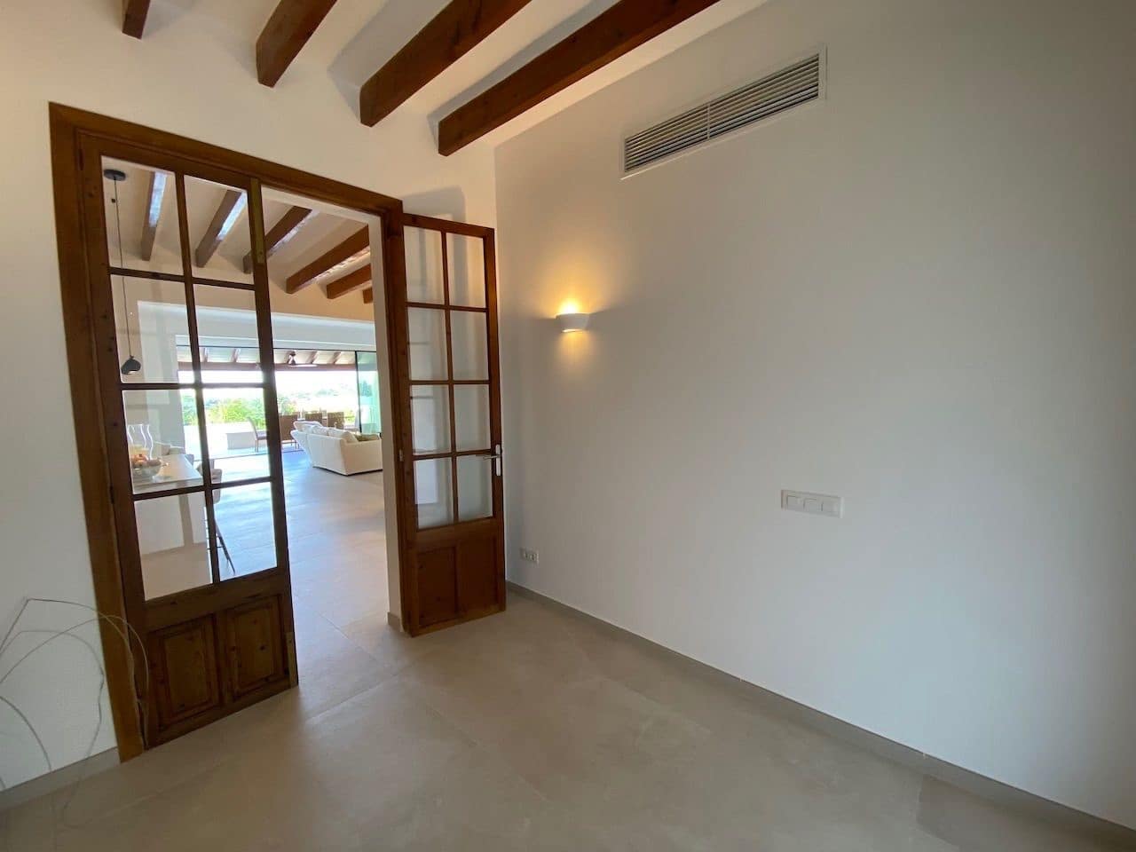 3 soveværelse Villa til salg i Llubi med swimmingpool garage - € 1.320.000 (Ref: 7851595)