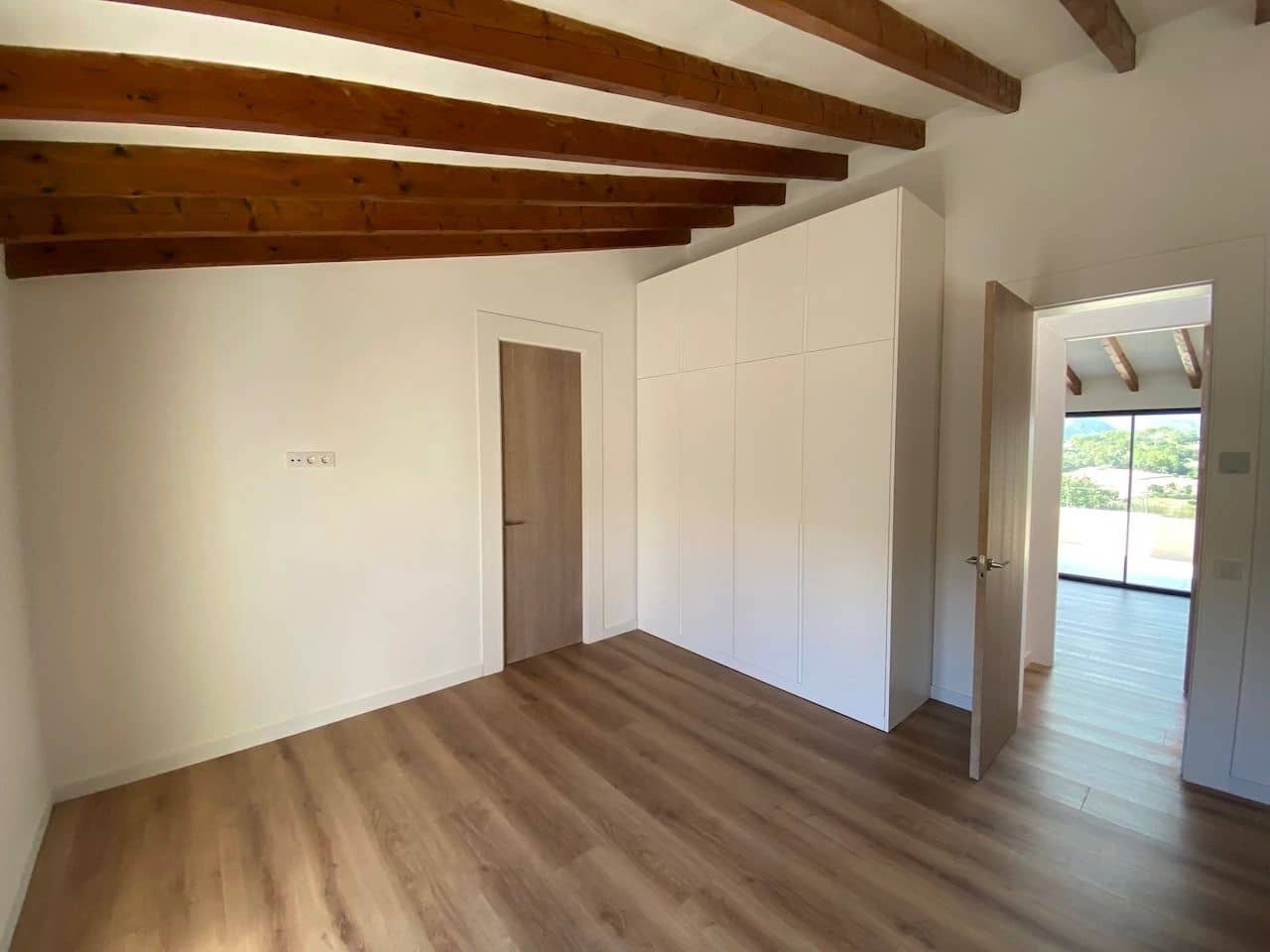 3 soveværelse Villa til salg i Llubi med swimmingpool garage - € 1.320.000 (Ref: 7851595)