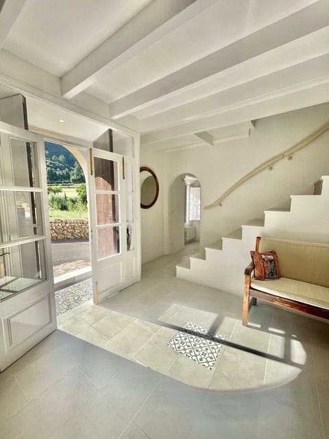 2 slaapkamer Villa te koop in Orient - € 630.000 (Ref: 8599259)