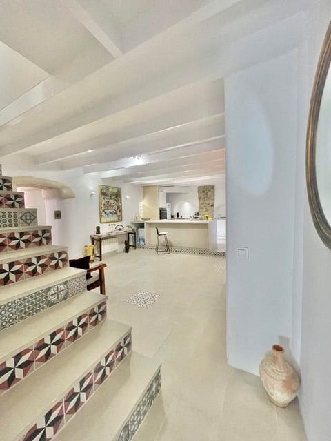 2 slaapkamer Villa te koop in Orient - € 630.000 (Ref: 8599259)