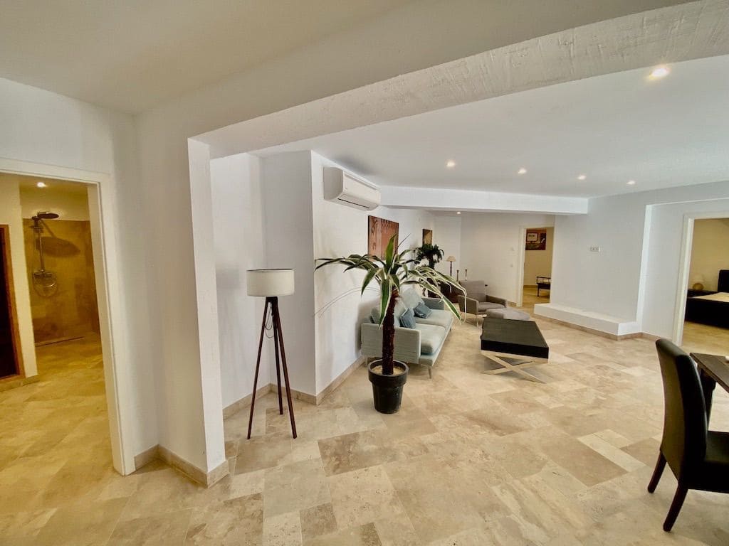 Chalet de 9 habitaciones en Alaró en venta con piscina - 5.800.000 € (Ref: 8824677)