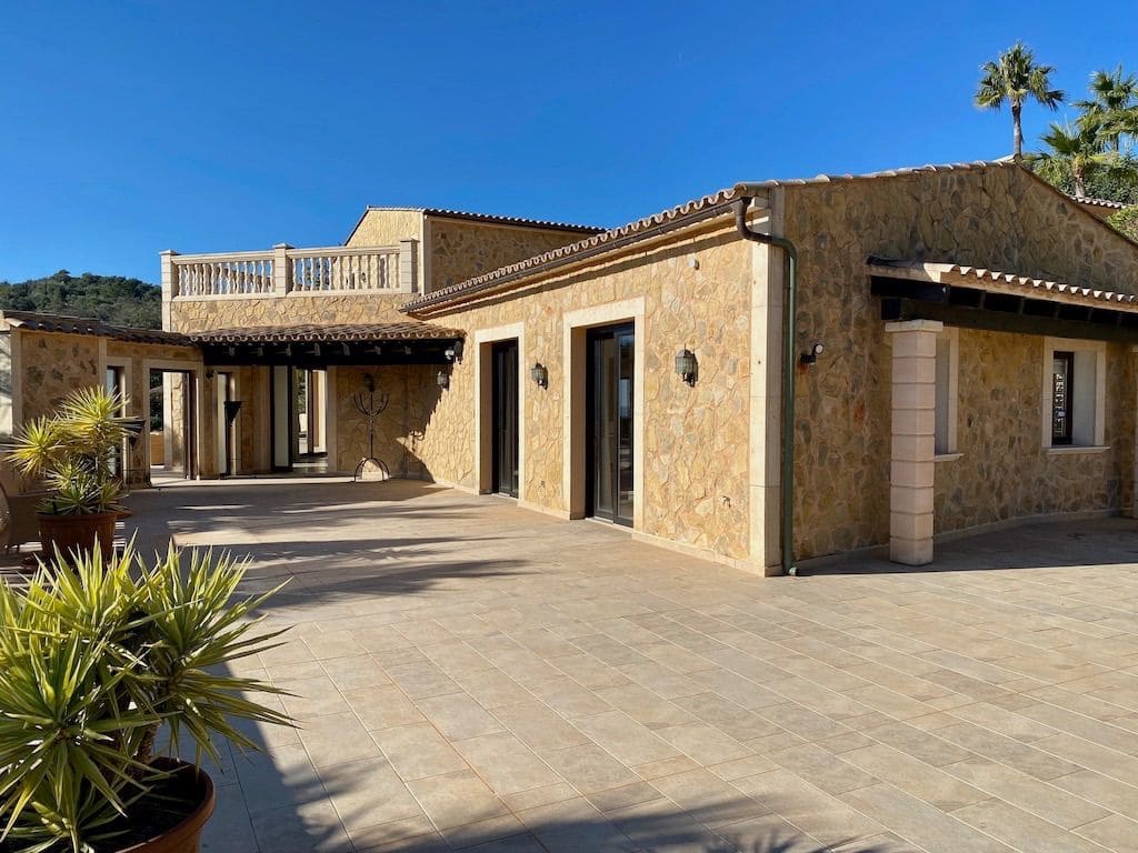 Chalet de 9 habitaciones en Alaró en venta con piscina - 5.800.000 € (Ref: 8824677)