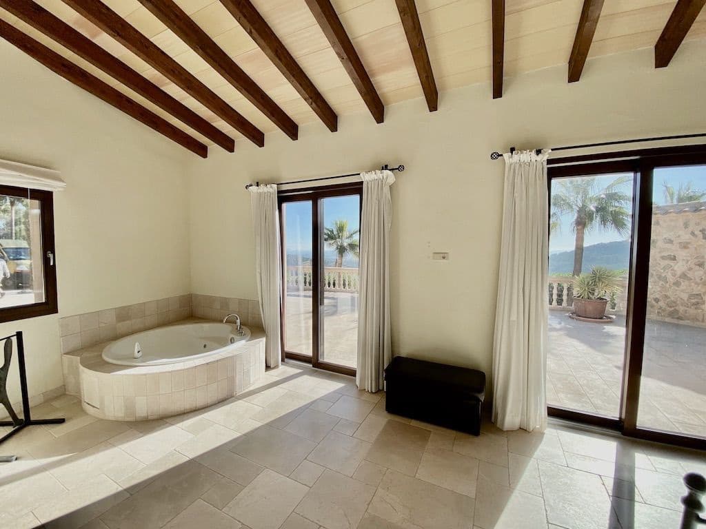 Chalet de 9 habitaciones en Alaró en venta con piscina - 5.800.000 € (Ref: 8824677)