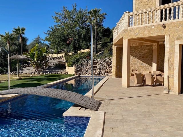 9 soverom Villa til salgs i Alaró med svømmebasseng - € 5 800 000 (Ref: 8824677)