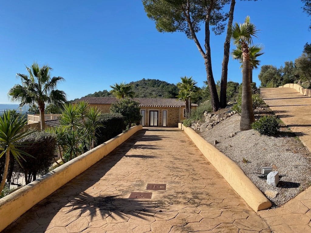 Chalet de 9 habitaciones en Alaró en venta con piscina - 5.800.000 € (Ref: 8824677)
