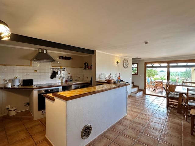 4 soverom Villa til salgs i Binissalem med svømmebasseng garasje - € 1 800 000 (Ref: 8862409)