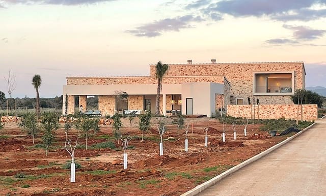 4 slaapkamer Villa te koop in Santanyí met zwembad garage - € 7.500.000 (Ref: 9189029)