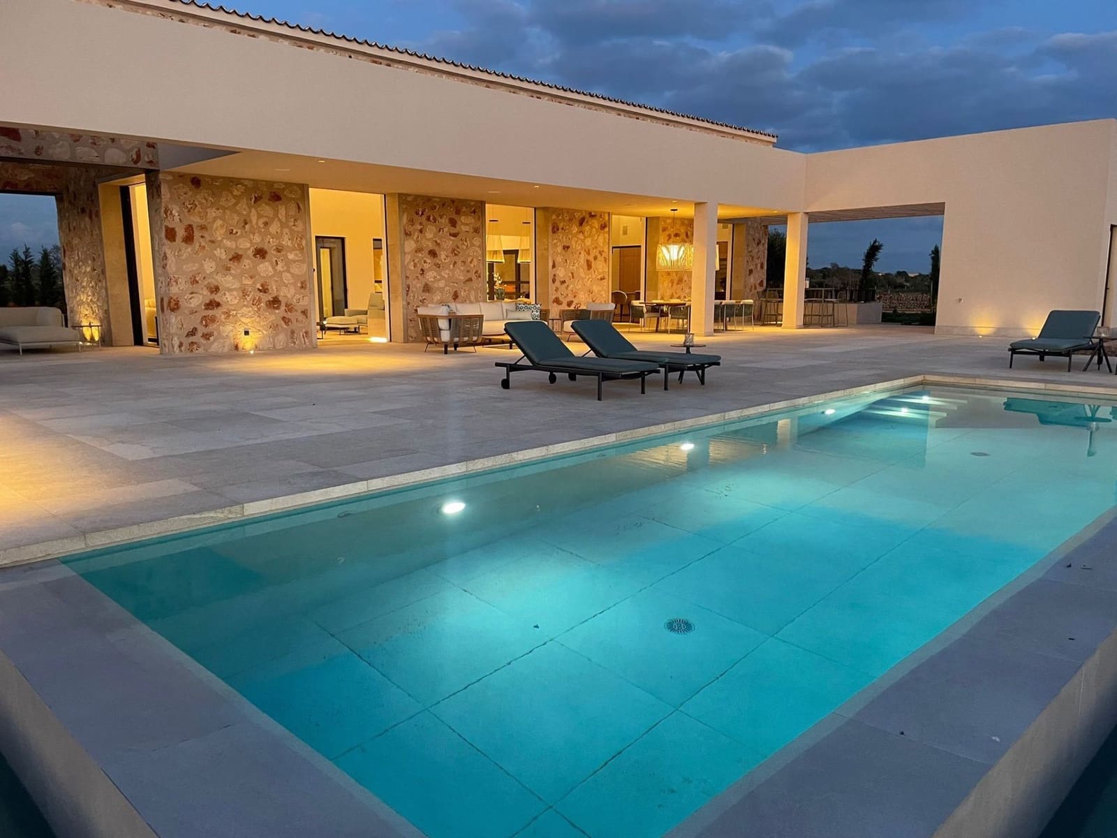 4 slaapkamer Villa te koop in Santanyi met zwembad garage - € 7.500.000 (Ref: 9189029)