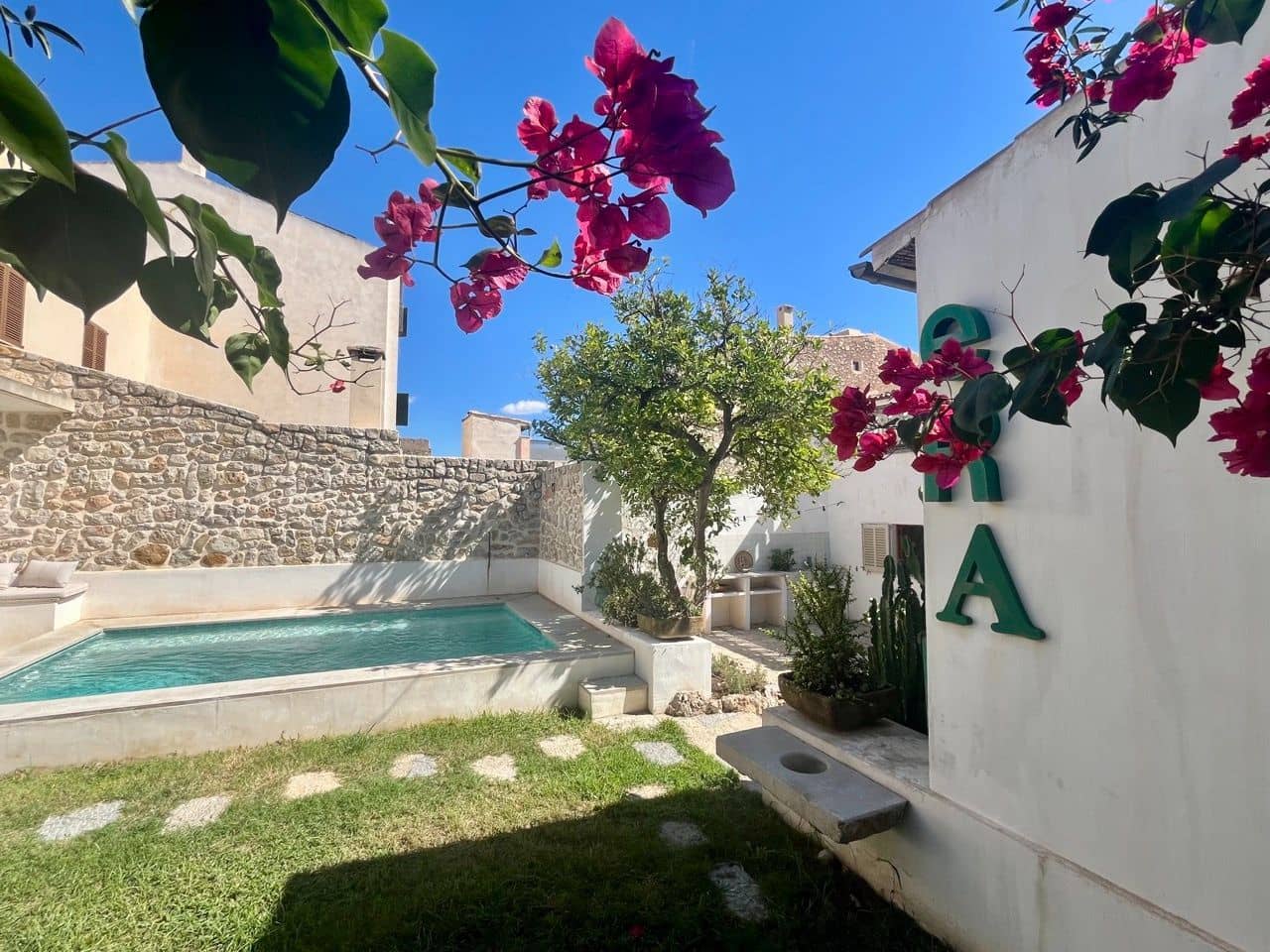 5 soveværelse Villa til salg i Binissalem med swimmingpool - € 1.980.000 (Ref: 9265173)