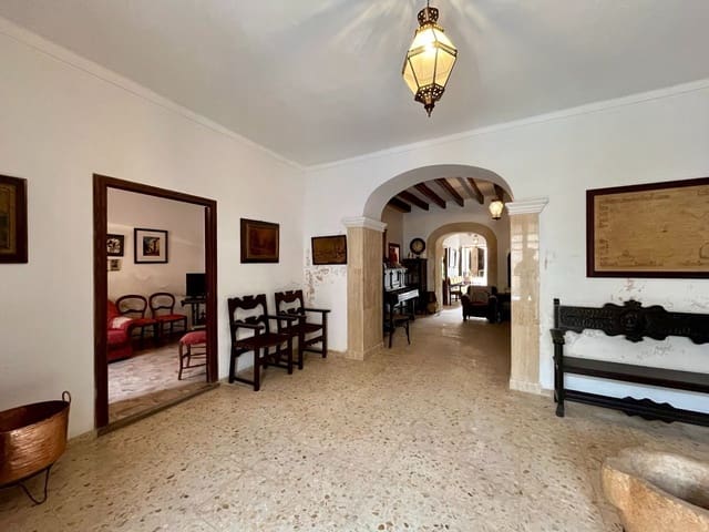 7 bedroom Villa for sale in Sencelles with pool garage - € 445,000 (Ref: 9284093)