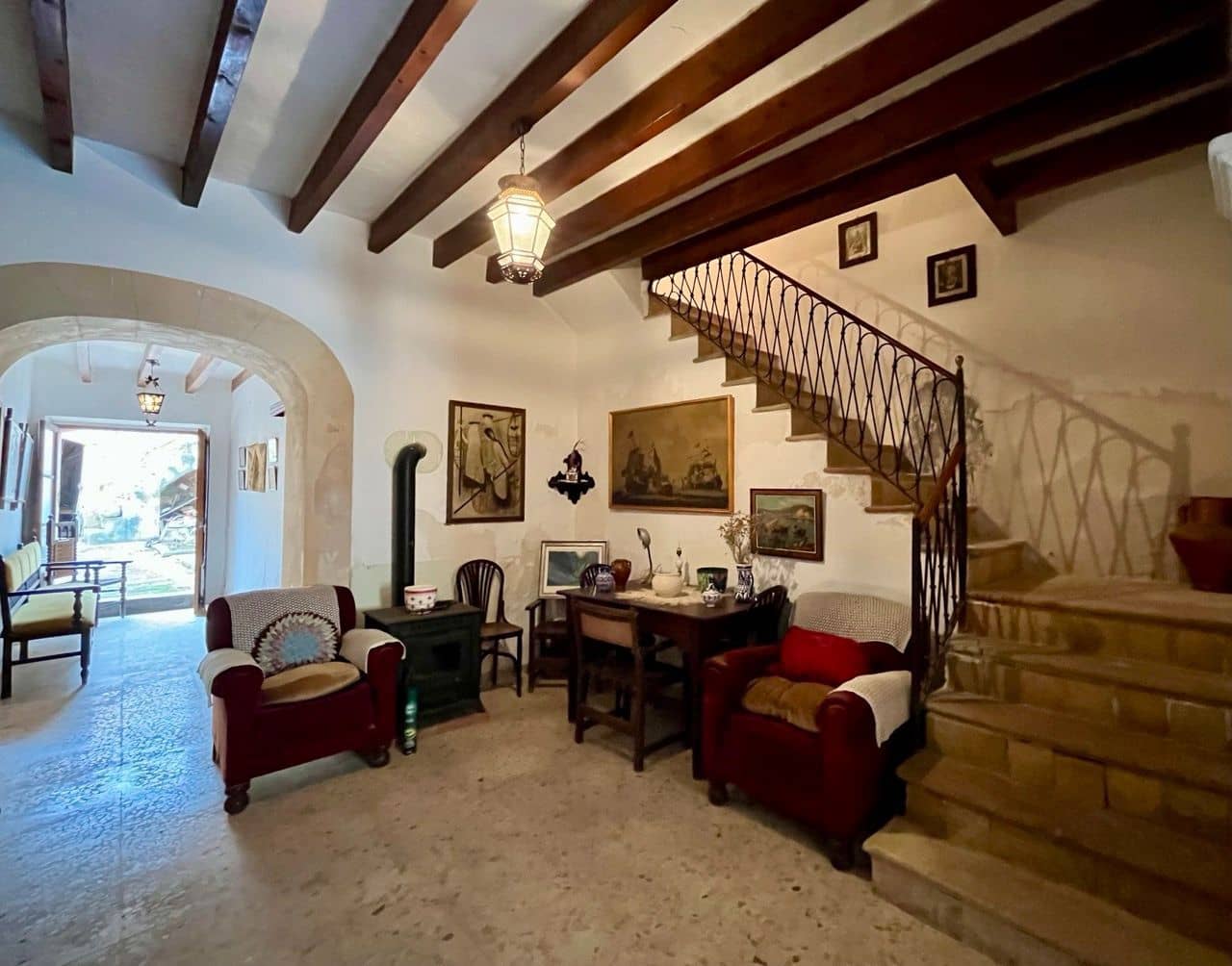 7 bedroom Villa for sale in Sencelles with pool garage - € 445,000 (Ref: 9284093)