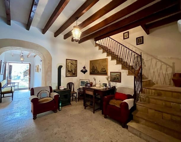 7 bedroom Villa for sale in Sencelles with pool garage - € 445,000 (Ref: 9284093)