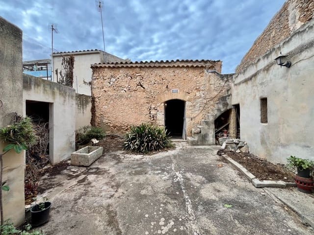 7 bedroom Villa for sale in Sencelles with pool garage - € 445,000 (Ref: 9284093)