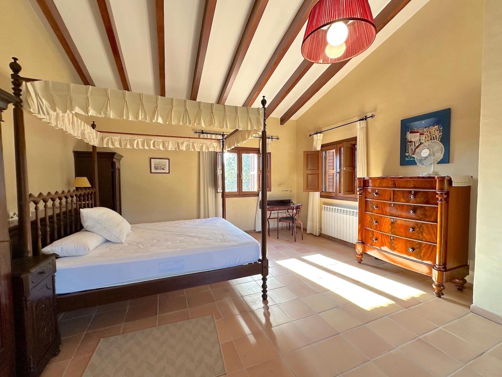 4 makuuhuone Huvila myytävänä paikassa Selva mukana uima-altaan 
autotalli - 2 500 000 € (Ref: 9353200)