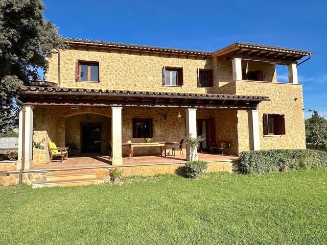 Chalet de 4 habitaciones en Selva en venta con piscina garaje - 2.500.000 € (Ref: 9353200)