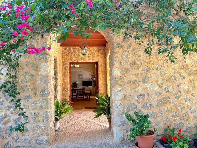 Chalet de 4 habitaciones en Selva en venta con piscina garaje - 2.500.000 € (Ref: 9353200)