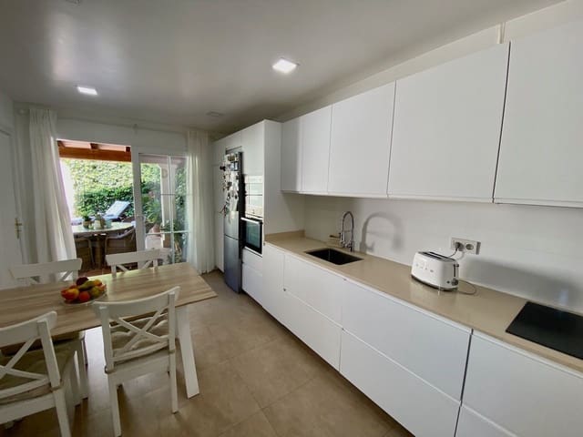 4 bedroom Villa for sale in El Secar de la Real, Palma de Mallorca with garage - € 1,100,000 (Ref: 9377835)