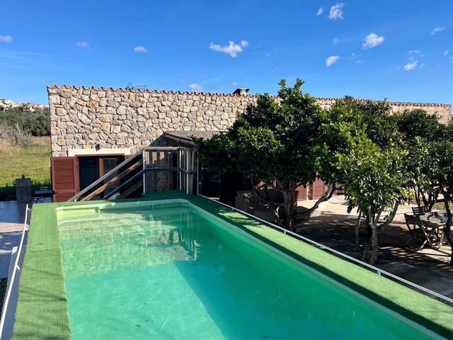 Chalet de 2 habitaciones en Campanet en venta con piscina garaje - 595.000 € (Ref: 9498090)