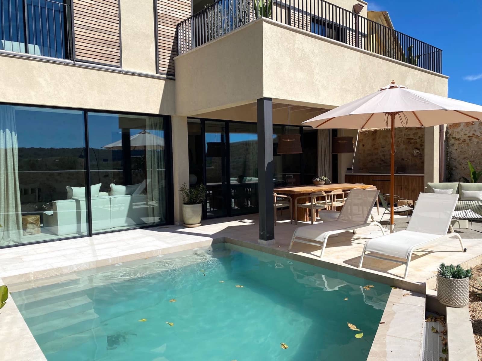 4 bedroom Villa for sale in Santa Maria del Cami with pool garage - € 2,500,000 (Ref: 9690060)