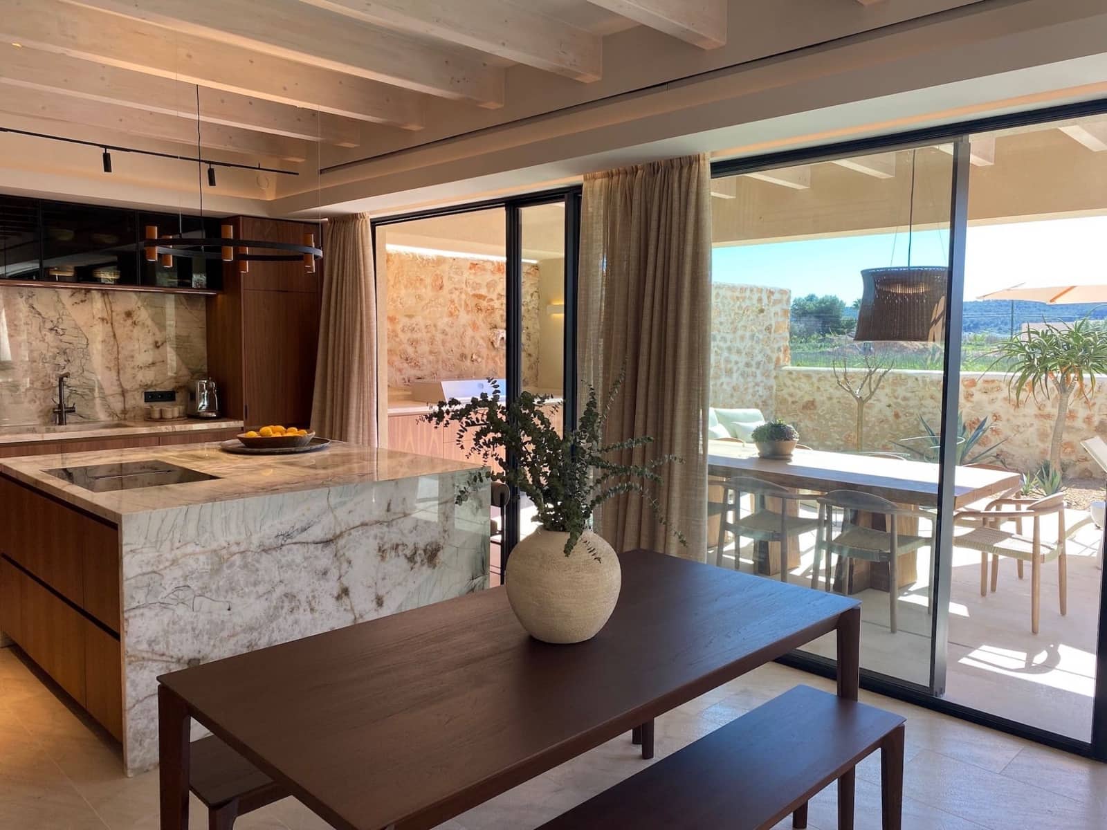 4 bedroom Villa for sale in Santa Maria del Cami with pool garage - € 2,500,000 (Ref: 9690060)