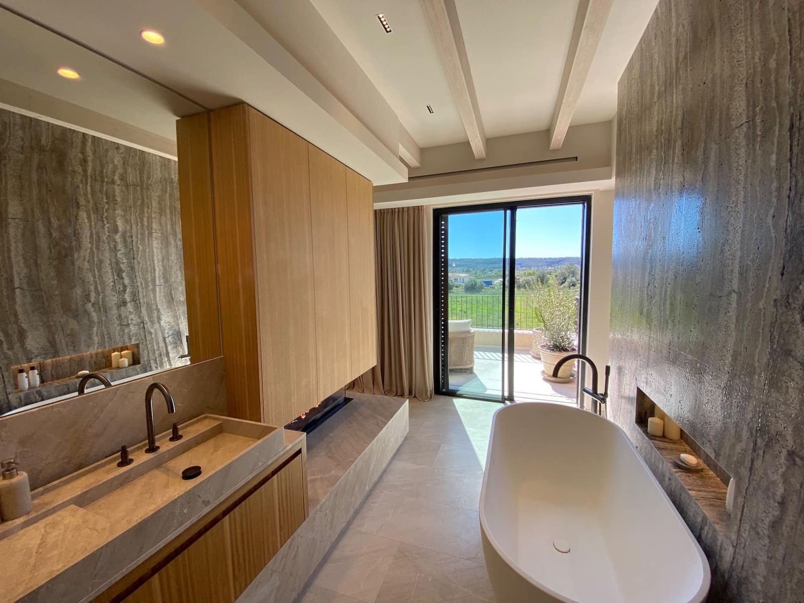 4 bedroom Villa for sale in Santa Maria del Cami with pool garage - € 2,500,000 (Ref: 9690060)