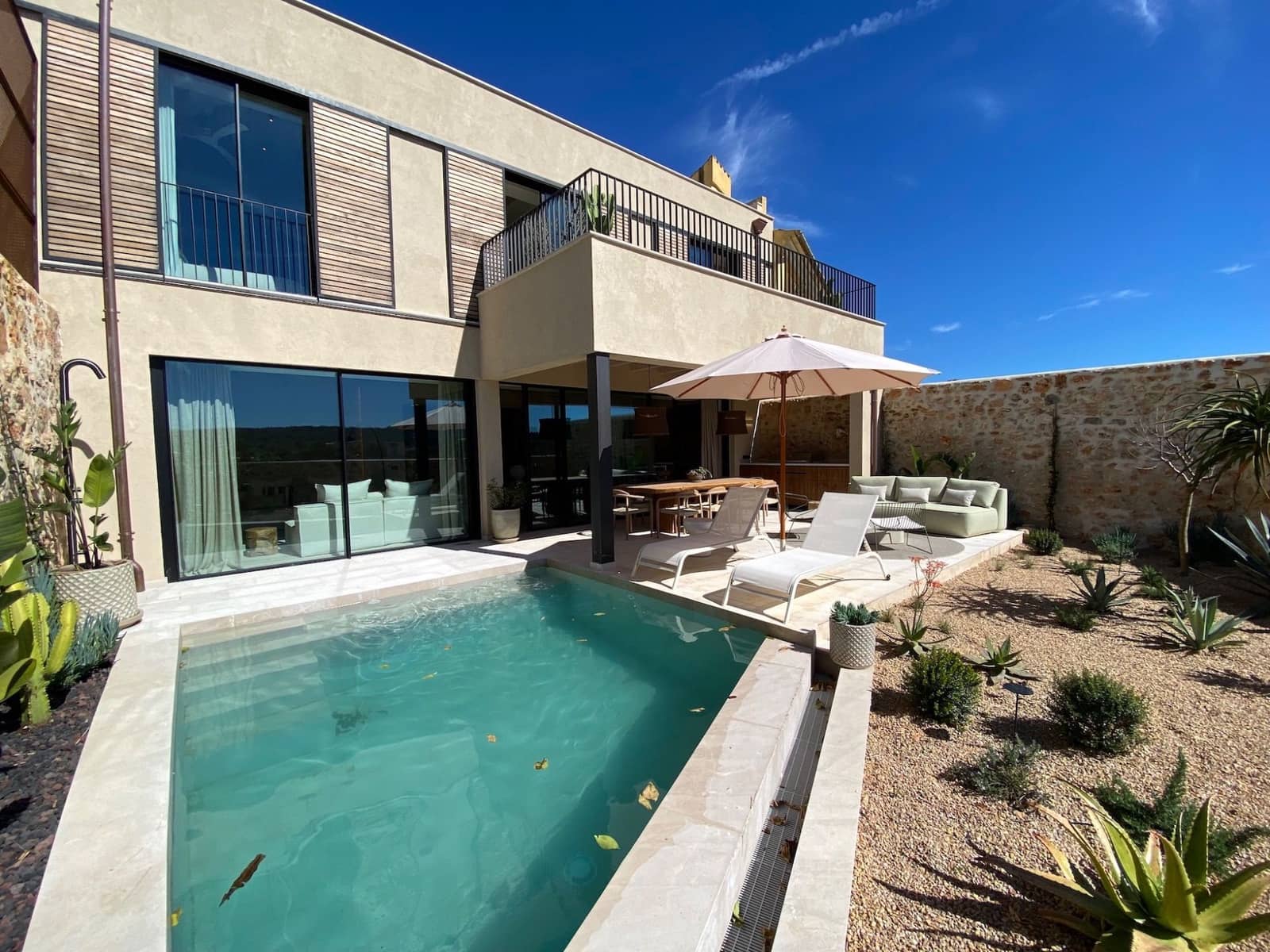 4 bedroom Villa for sale in Santa Maria del Cami with pool garage - € 2,500,000 (Ref: 9690060)