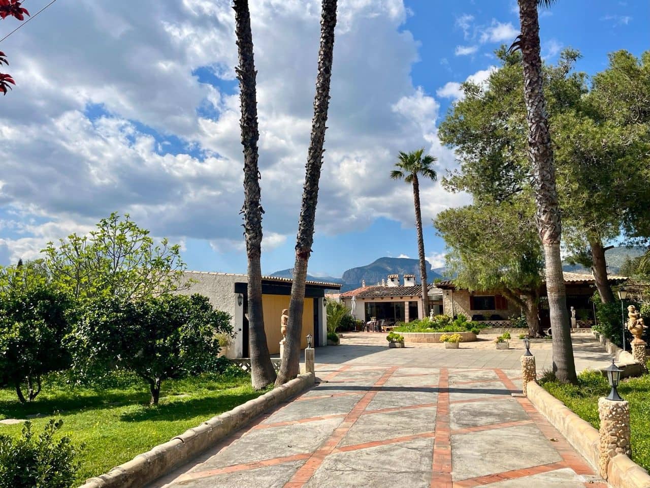 7 bedroom Villa for sale in Inca with pool garage - € 950,000 (Ref: 9728588)