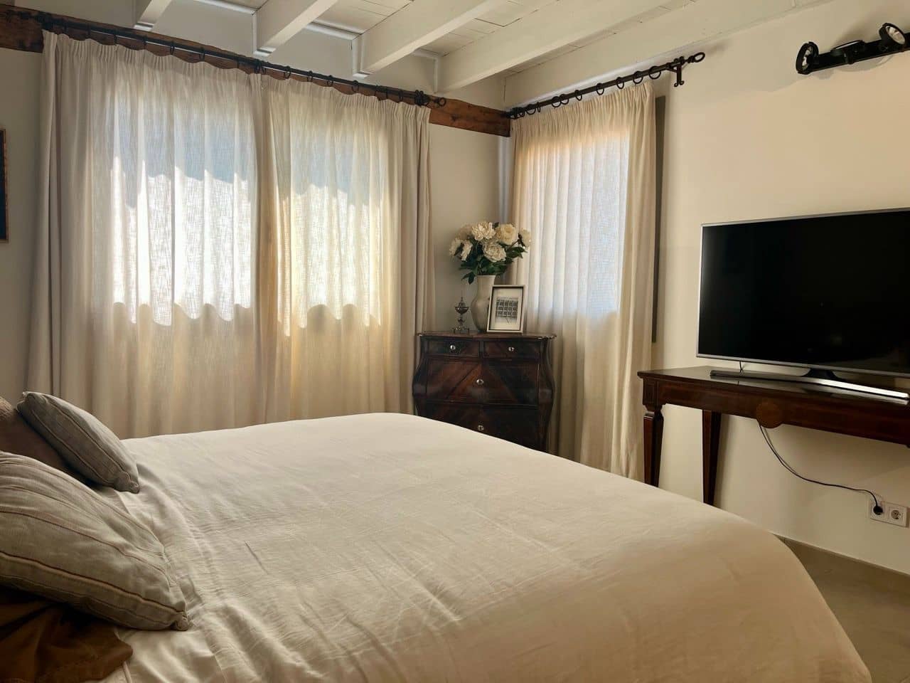 3 bedroom Villa for sale in Consell with pool garage - € 1,650,000 (Ref: 9729790)