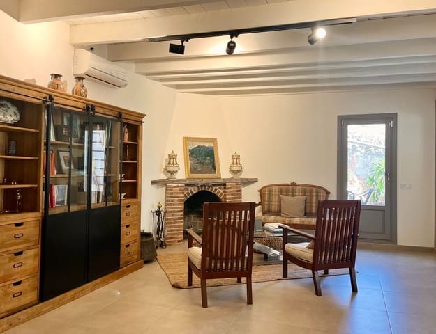 3 bedroom Villa for sale in Consell with pool garage - € 1,650,000 (Ref: 9729790)