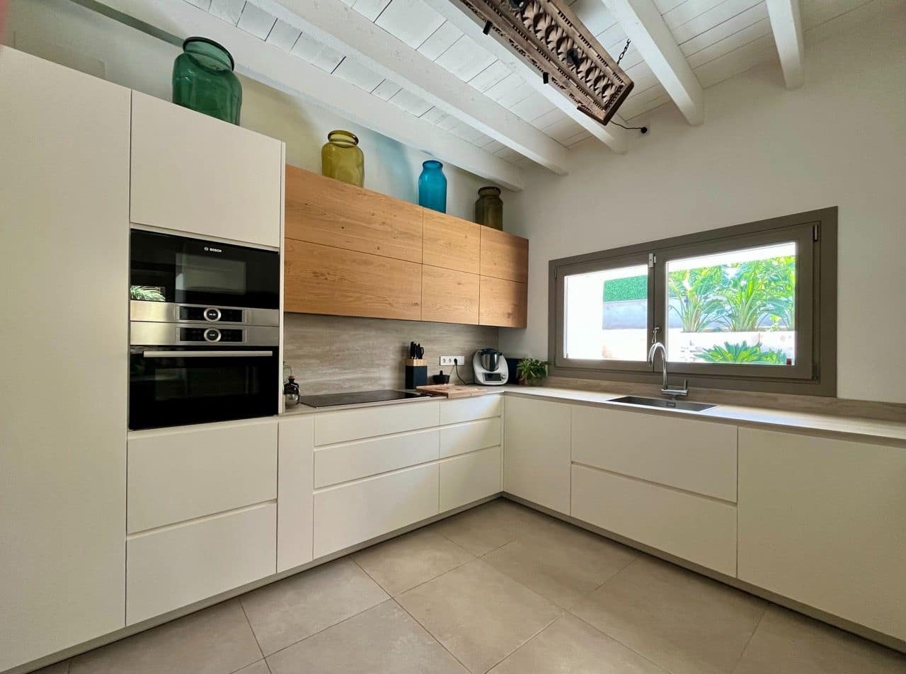 3 bedroom Villa for sale in Consell with pool garage - € 1,650,000 (Ref: 9729790)