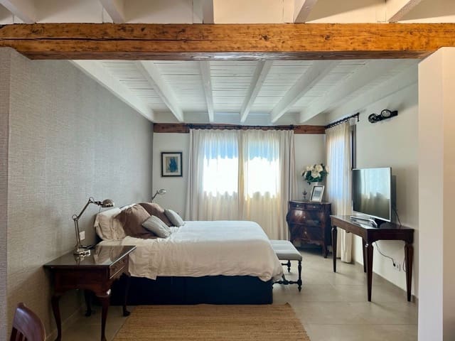 3 bedroom Villa for sale in Consell with pool garage - € 1,650,000 (Ref: 9729790)