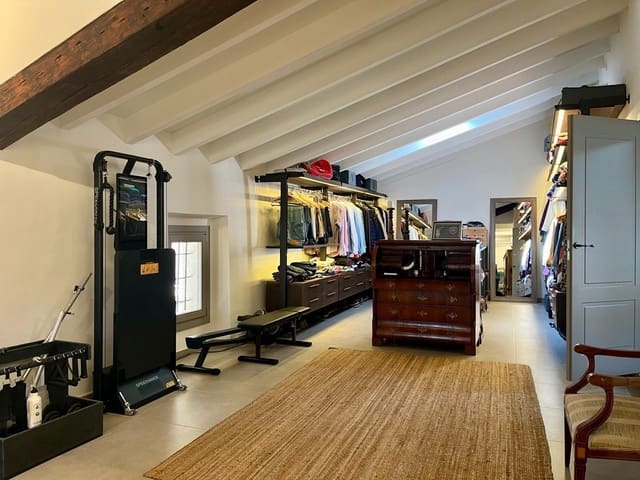 3 bedroom Villa for sale in Consell with pool garage - € 1,650,000 (Ref: 9729790)