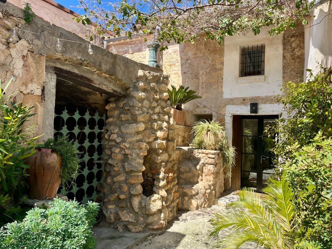 3 bedroom Villa for sale in Consell with pool garage - € 1,650,000 (Ref: 9729790)