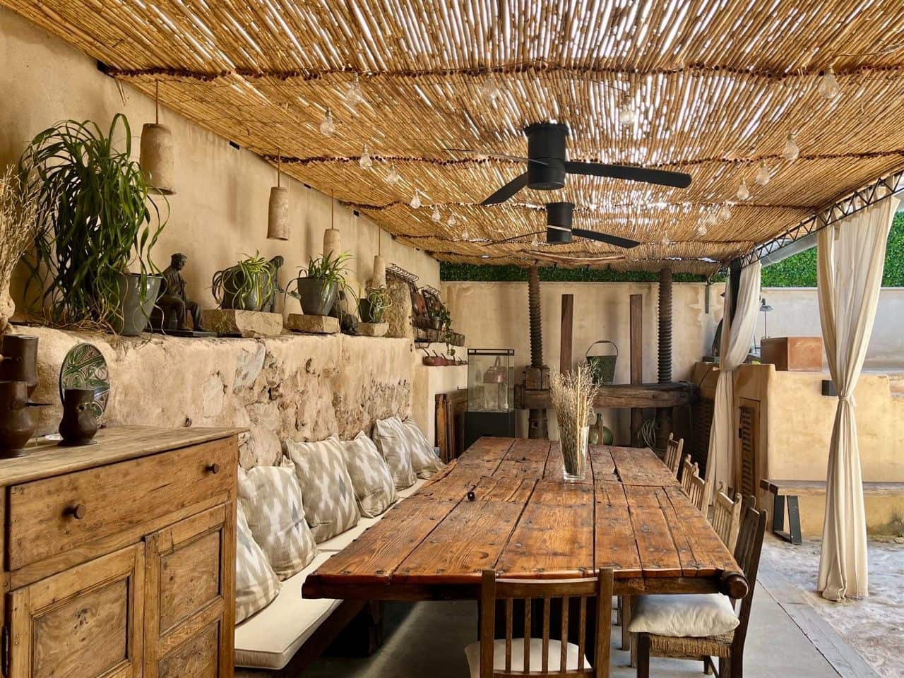 3 bedroom Villa for sale in Consell with pool garage - € 1,650,000 (Ref: 9729790)